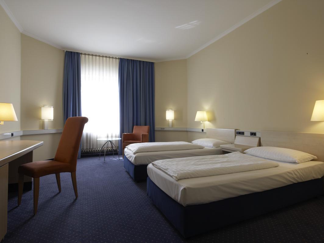 Intercityhotel Stuttgart Zimmer foto